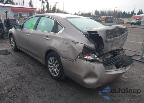 2015 Nissan Altima 2.5/2.5 S/2.5 Sl/2.5 Sv z USA, uszkodzony, nr VIN 1N4AL3AP0FN312779